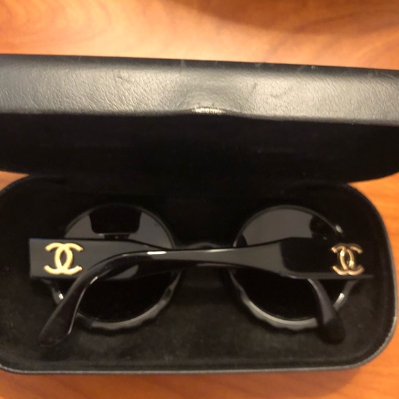 Vintage Chanel 03524 C0229 Sunglasses - Picture 11 of 12